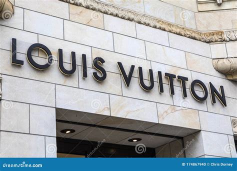 Luxury Shopping Stuttgart (12 Stores): Louis Vuitton  